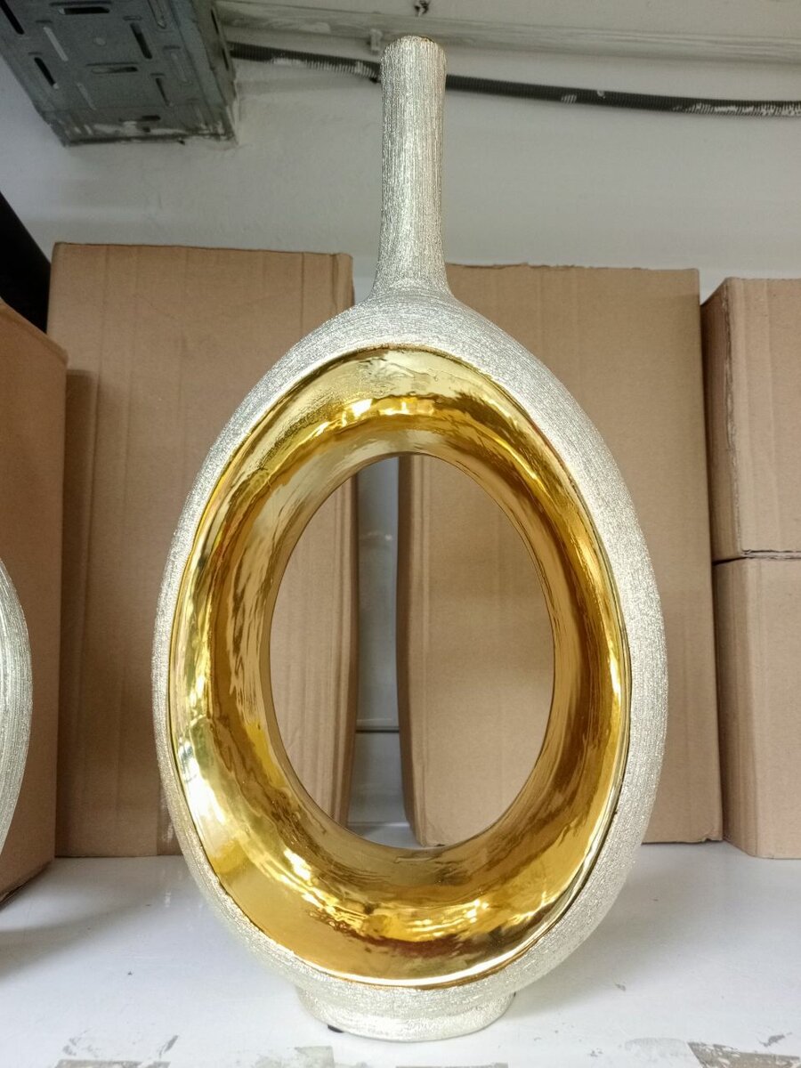 Vase décoratif moderne doré