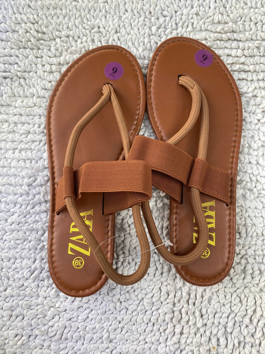 Sandales plates élégantes