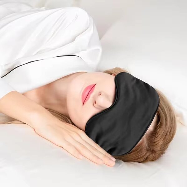 Masque de sommeil en satin