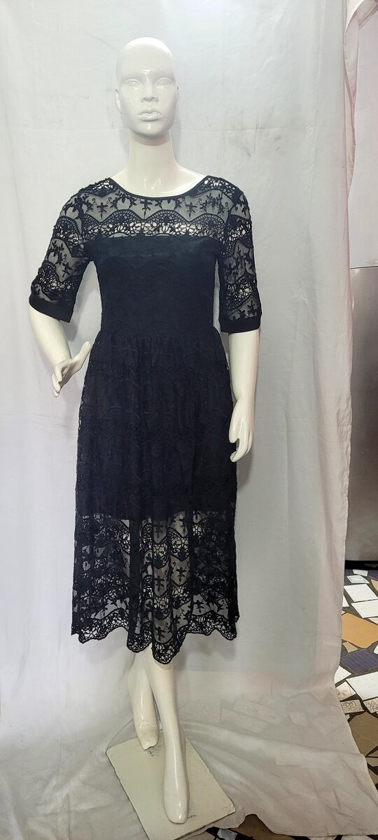 Robe en dentelle élégante noire