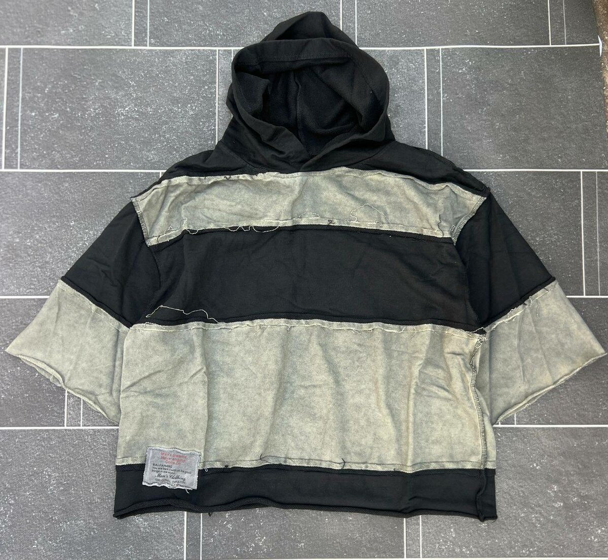 Sweat à capuche rayé rétro