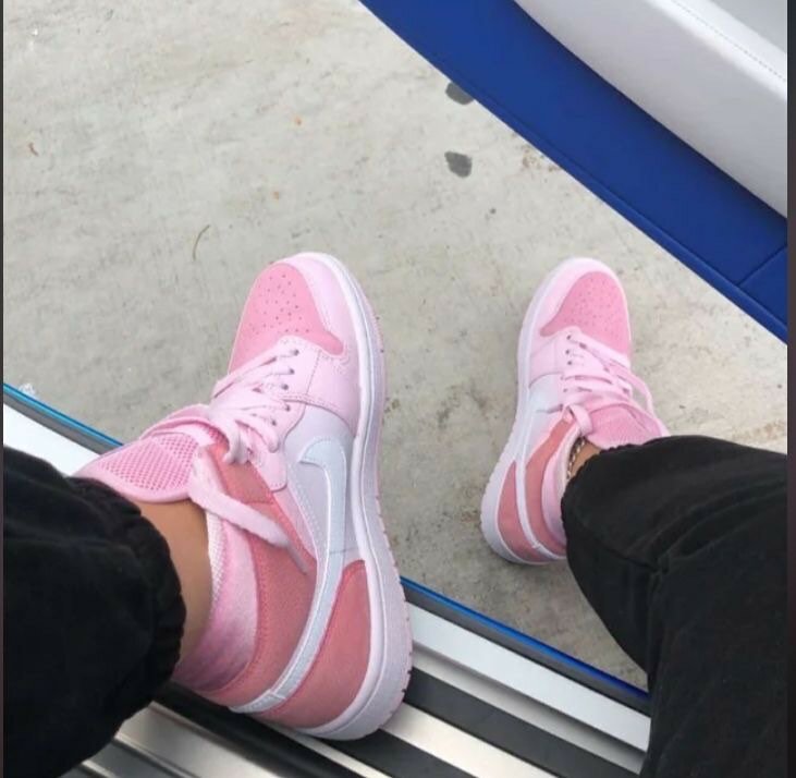 AIR JORDAN 1 PINK