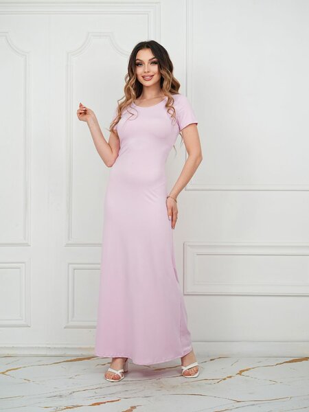 Ослепительное платье создает утонченный и женственный образ