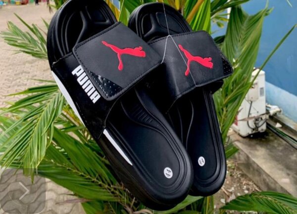 Claquettes Puma noires homme