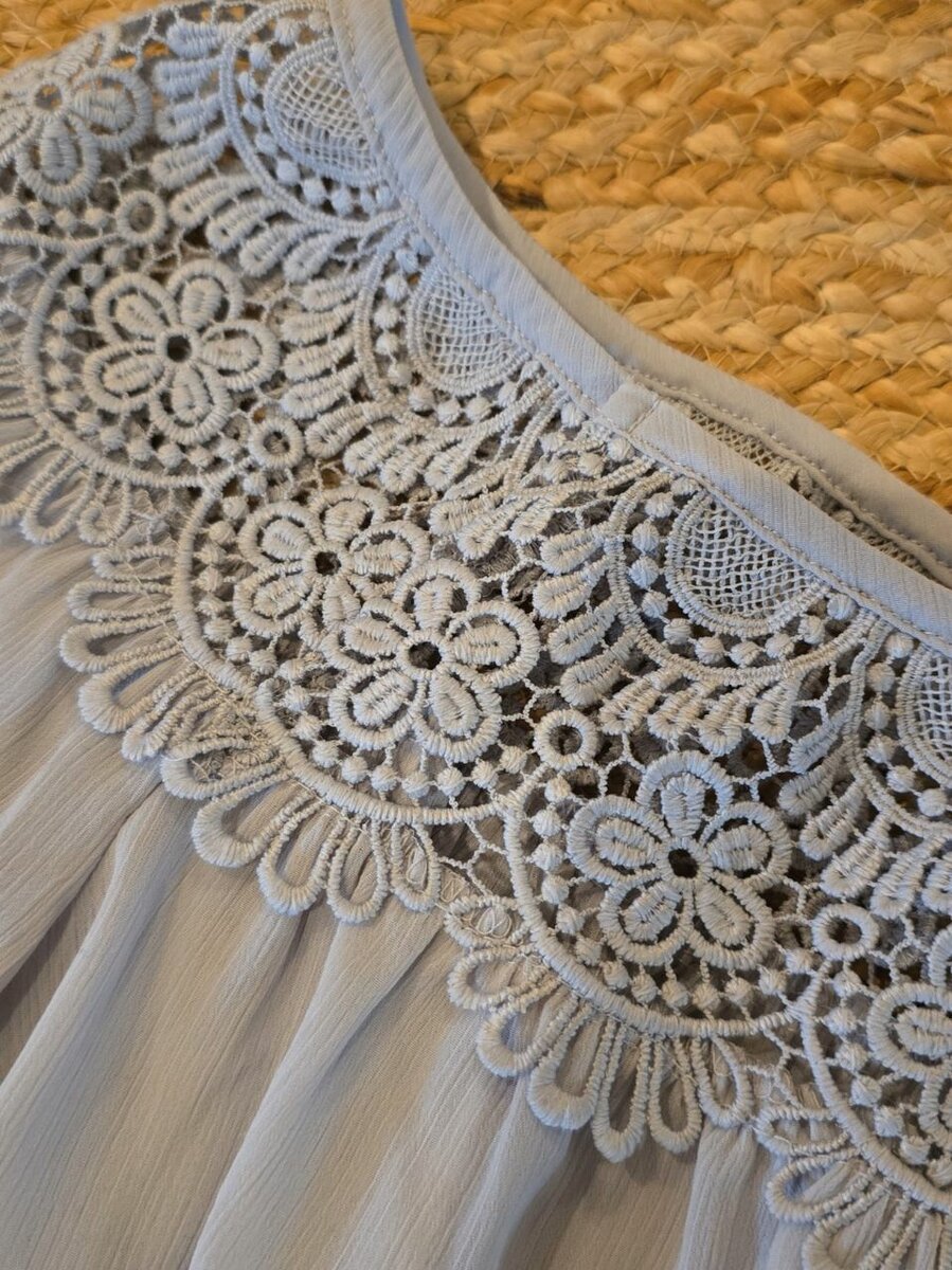 Chemise blanche en dentelle pour femme