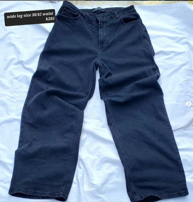 Stylish women's jeans black