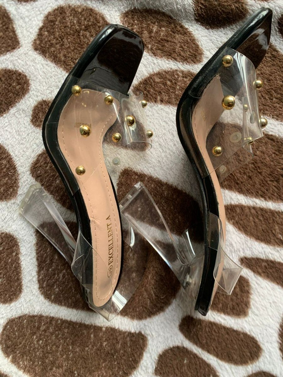 Escellenta sandales transparentes élégantes