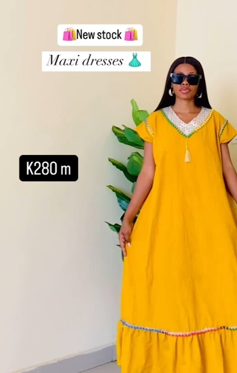 Elegant yellow dress 