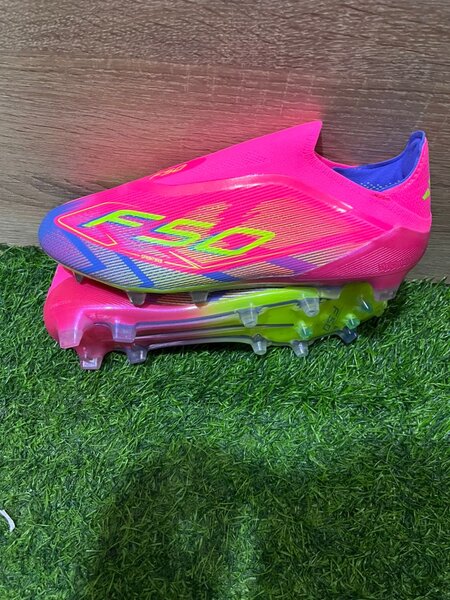 Chaussures de foot F50 vives