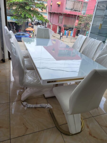 Table à manger moderne 8 places