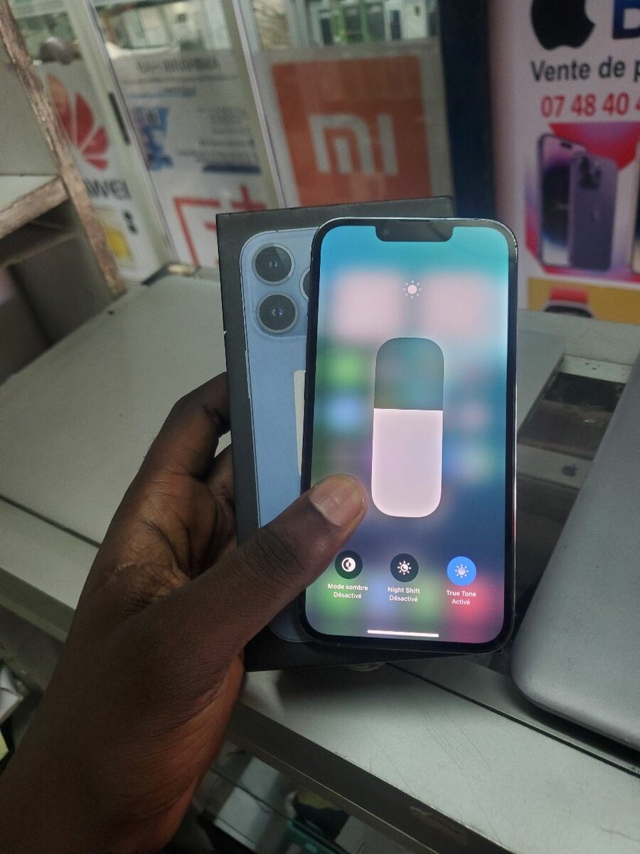 13 pro propre sans égratignures