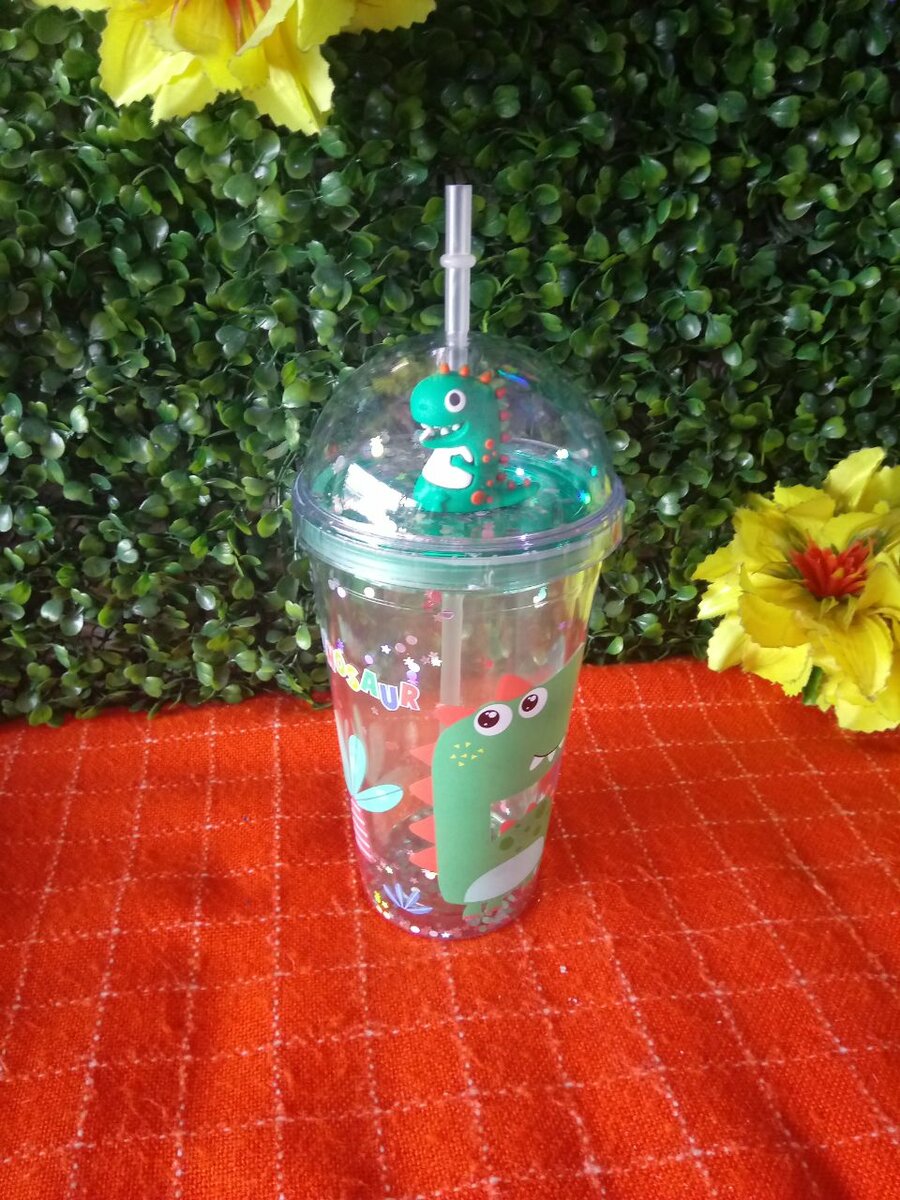 Gobelet Dinosaure avec Paille