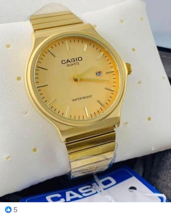 Montre Dorée Casio Étanche
