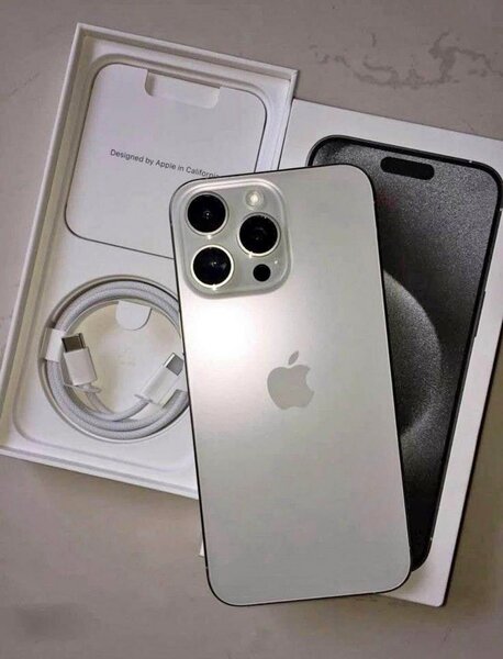 iPhone 15Pro  512Go Argent