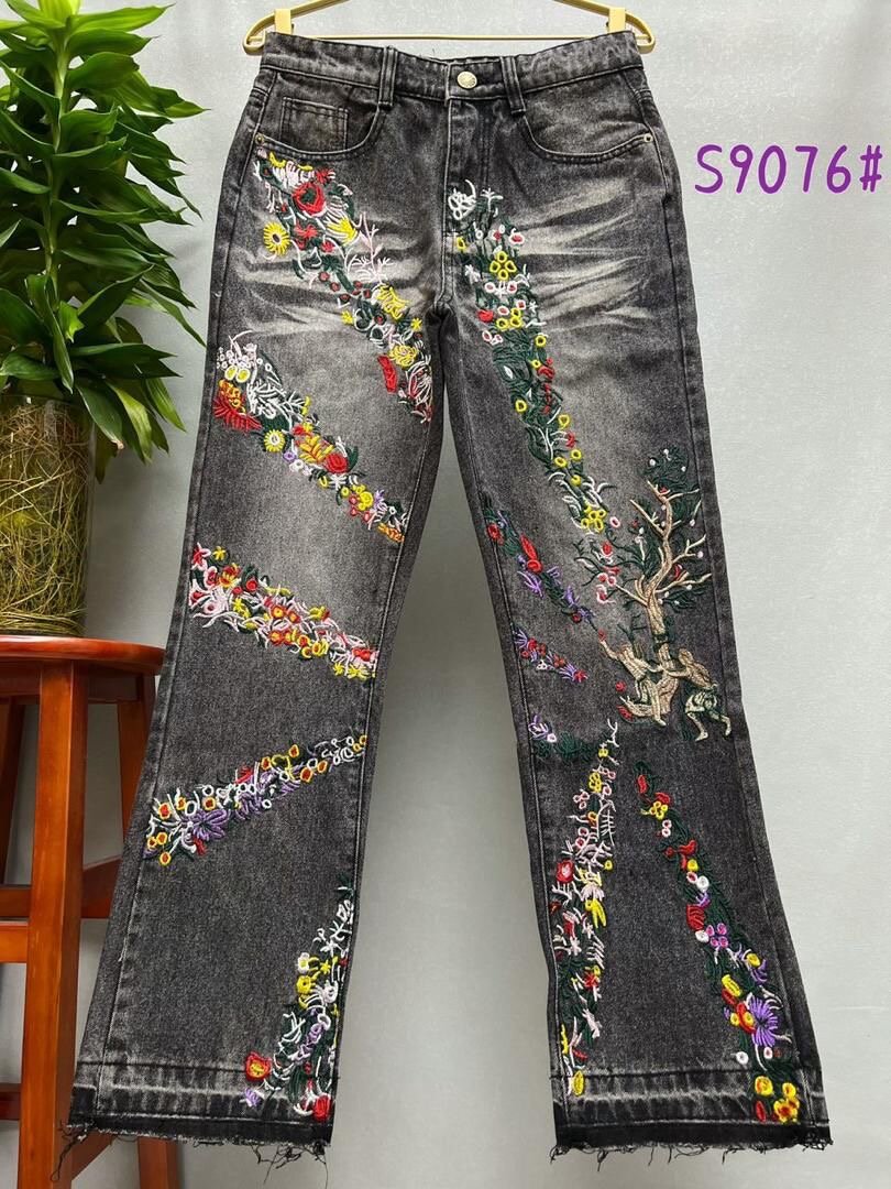 Jeans brodés tendance femme