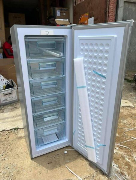 Nasco Congélateur Vertical NASD1-226FL  180 Litres / 6 Tiro