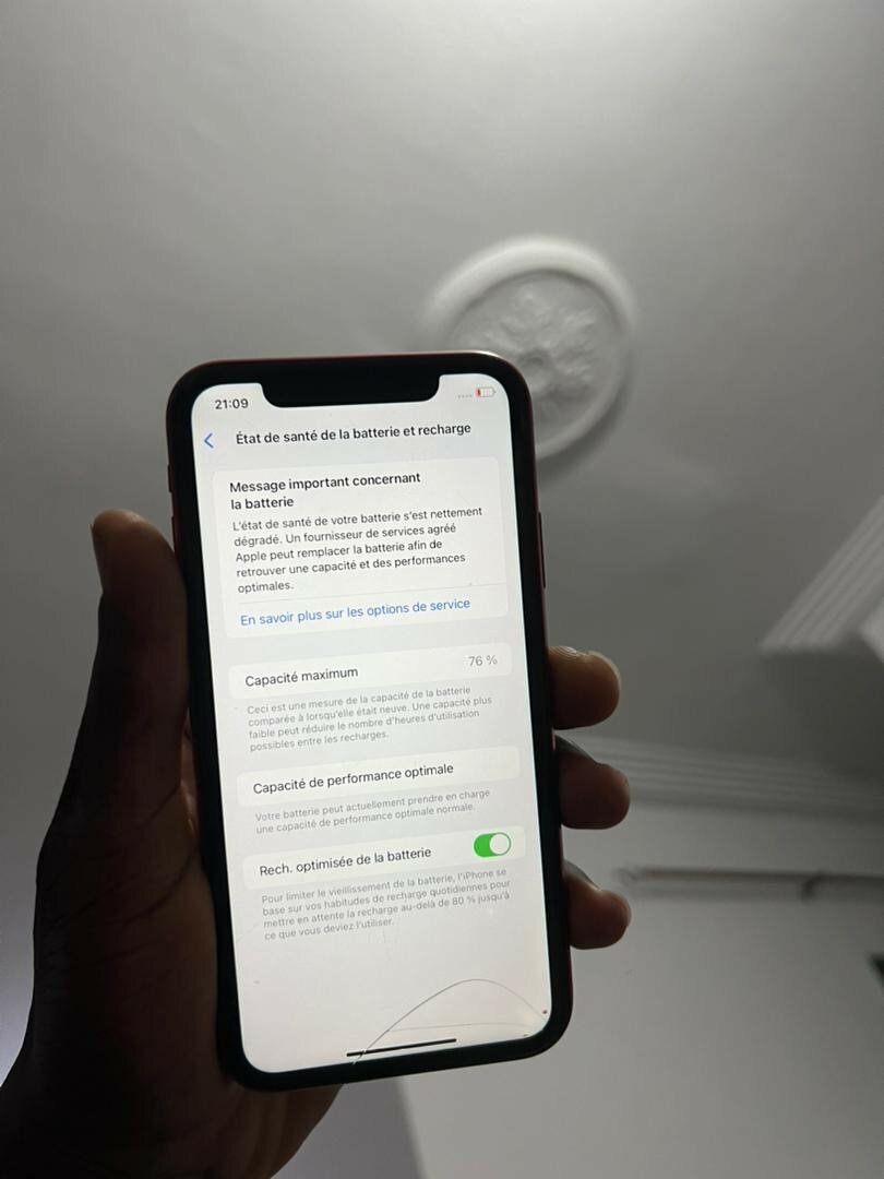 iPhone XR 64g fissuré