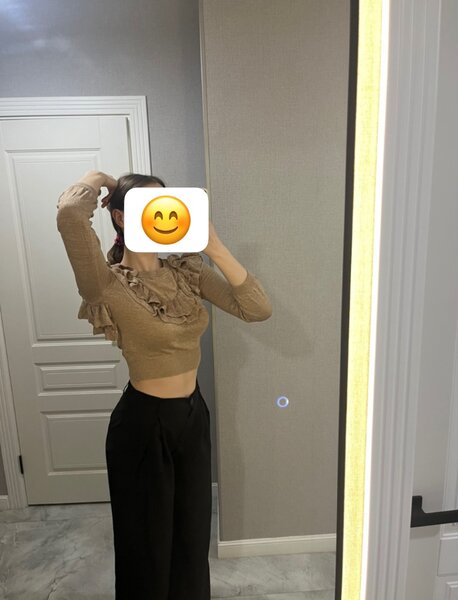 Нарядная женская кофточка, была надета два раза