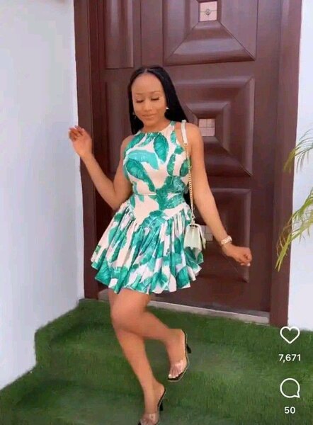 Robe courte élégante