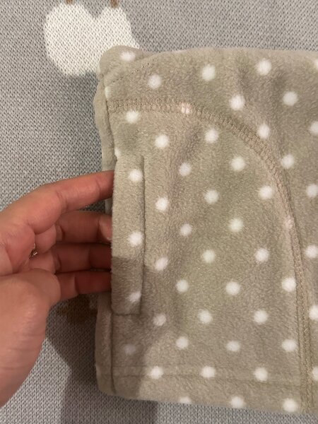 Флисовые безрукавки новые для девочек