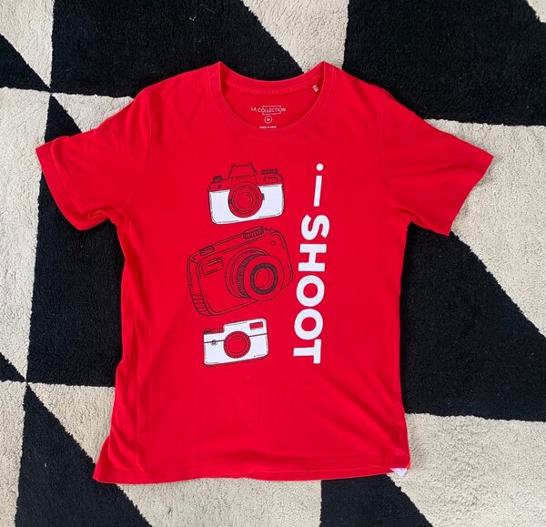 T-shirt rouge "I Shoot"