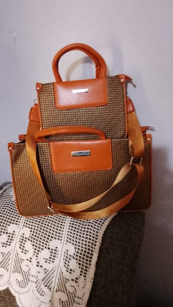 Sac à main en cuir et toile