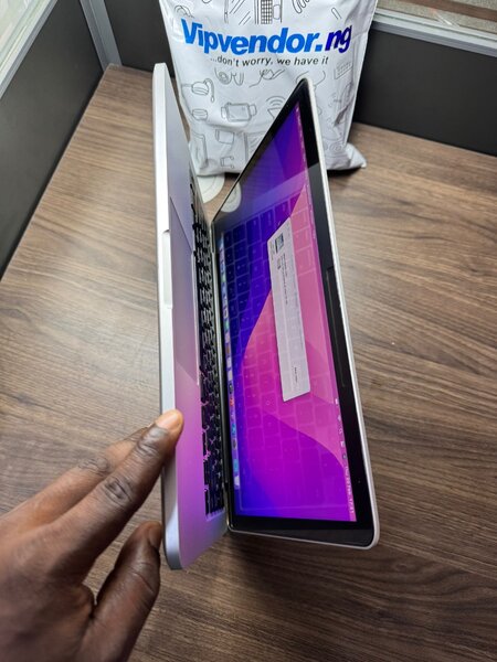 Very clean Apple MacBook Pro