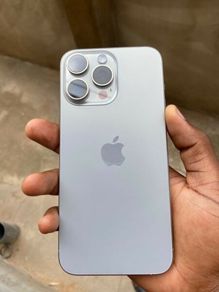 15 pro max 256gig eSim unlock