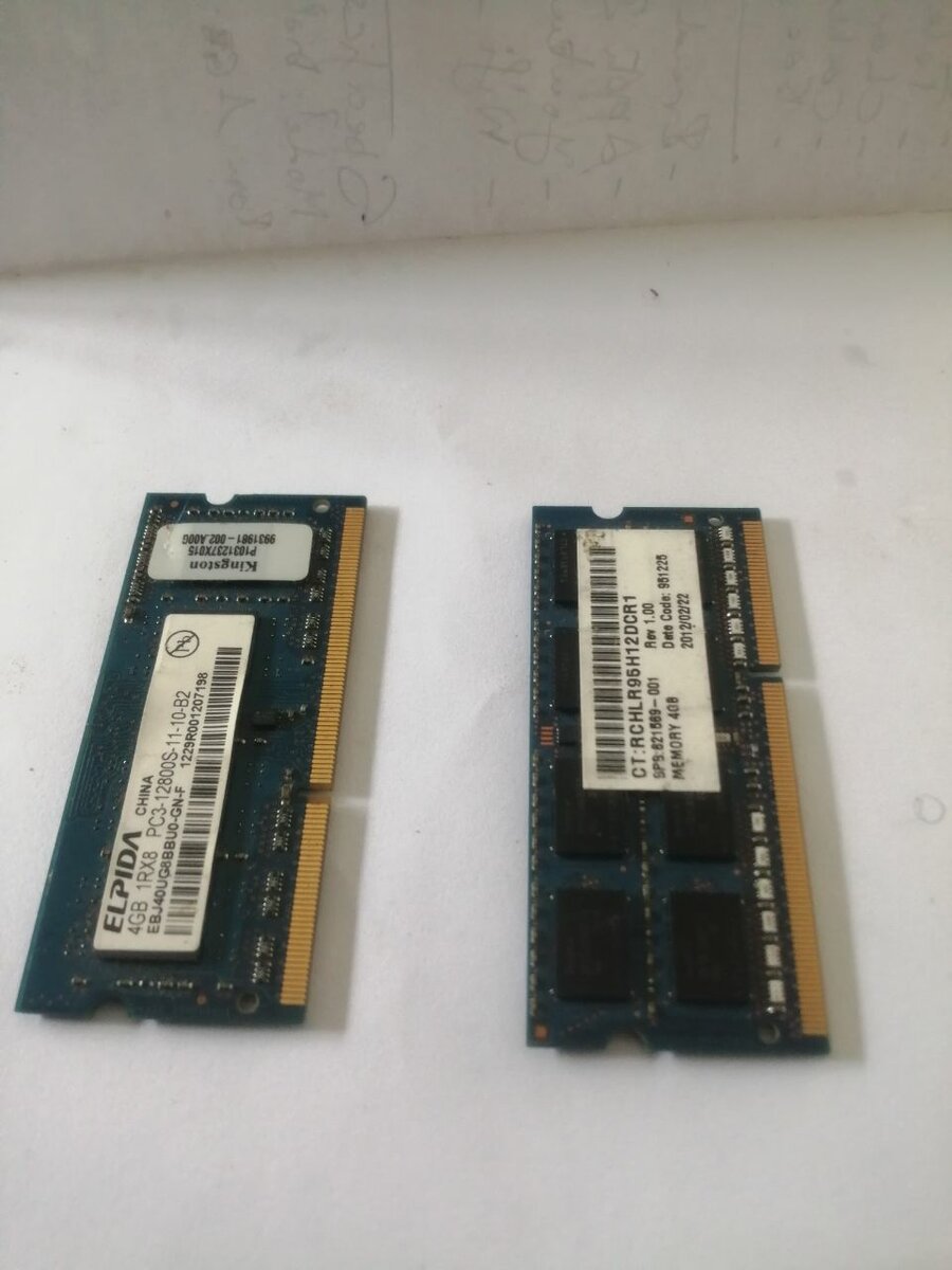 BARRETTE RAM PC3 4GB