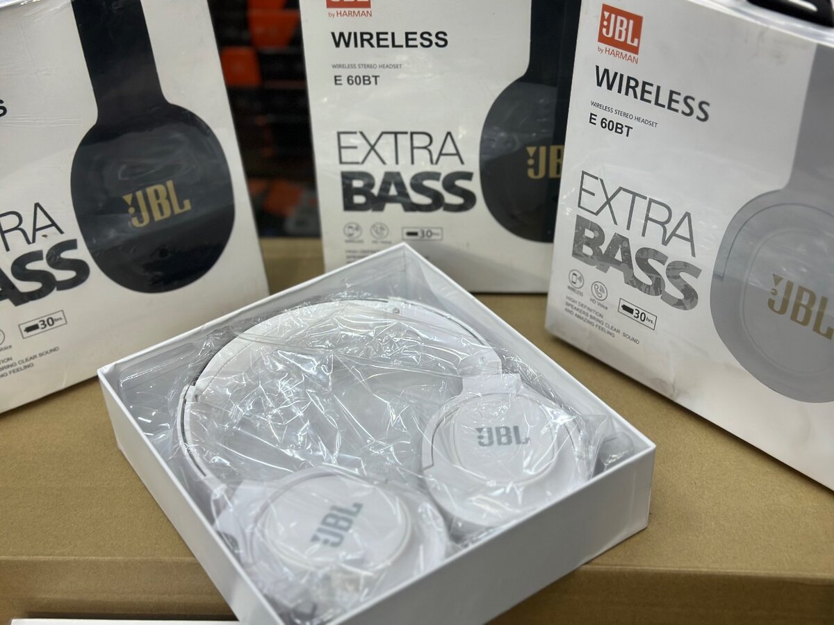 JBL Bluetooth headphone