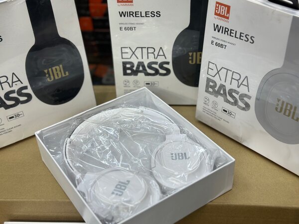 JBL Bluetooth headphone