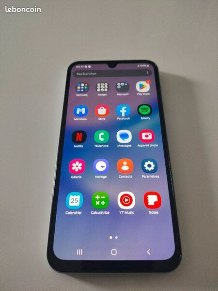Samsung galaxy 15 Capacité 128gb 4gb ram