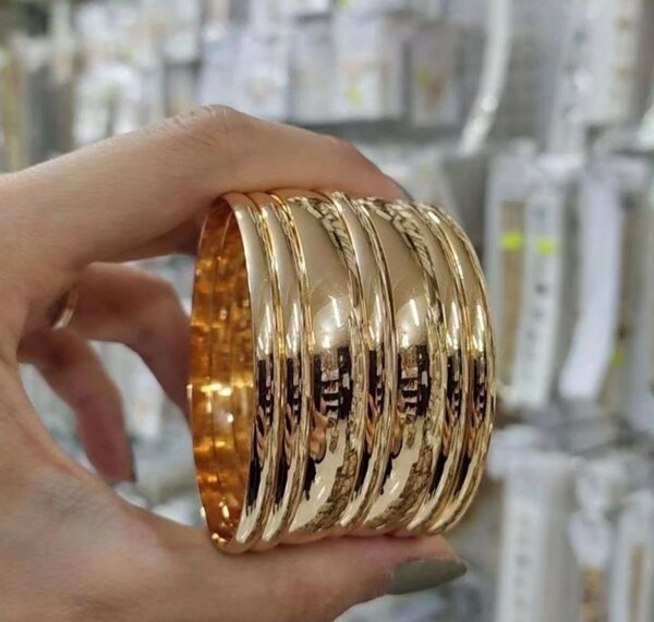 Ladies bangle