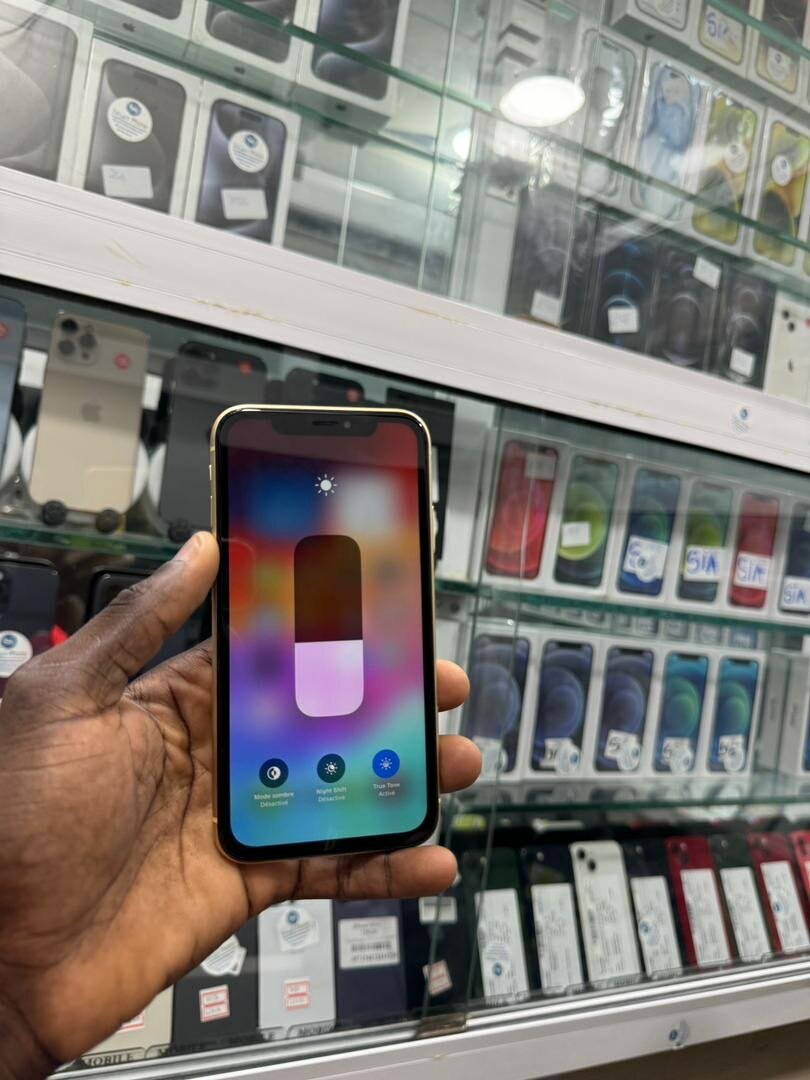 iPhone XR 64g sans id