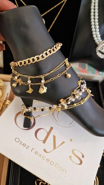 Chevillière or avec pendentifs