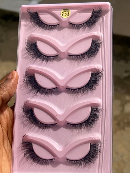 cils yeux de biche volumineux