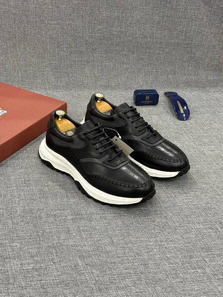 Chaussures noires élégantes homme