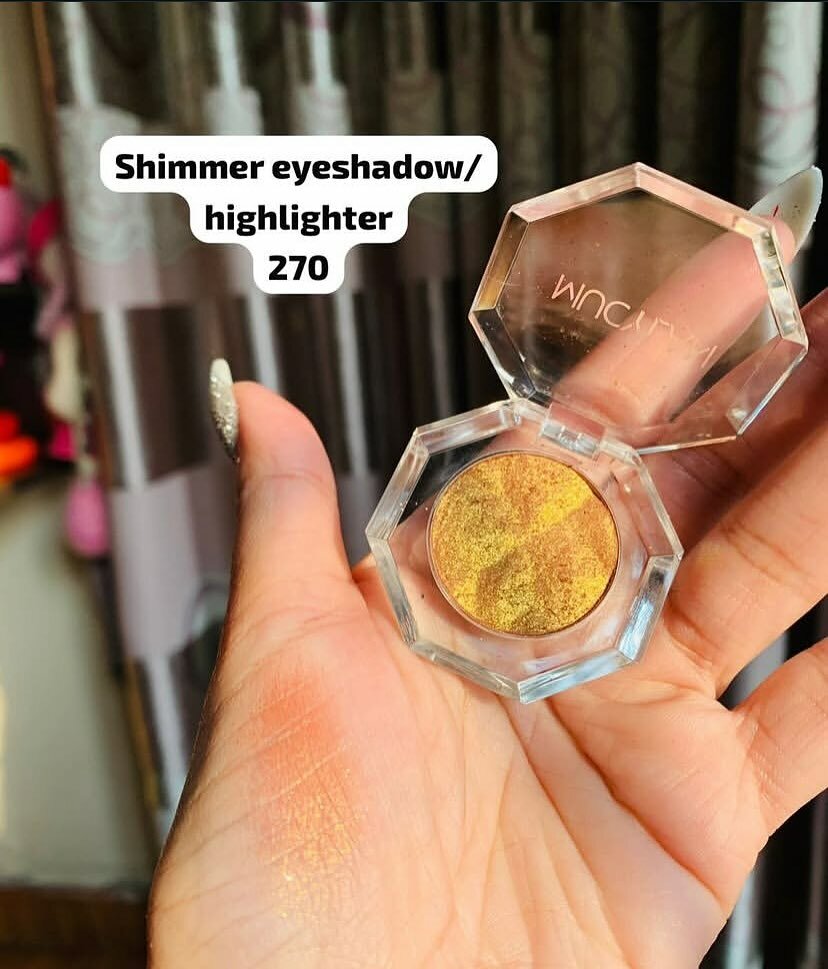 Shimmer eyeshadow