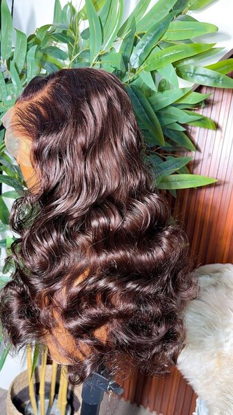 Perruque Bouclée Brune Luxe