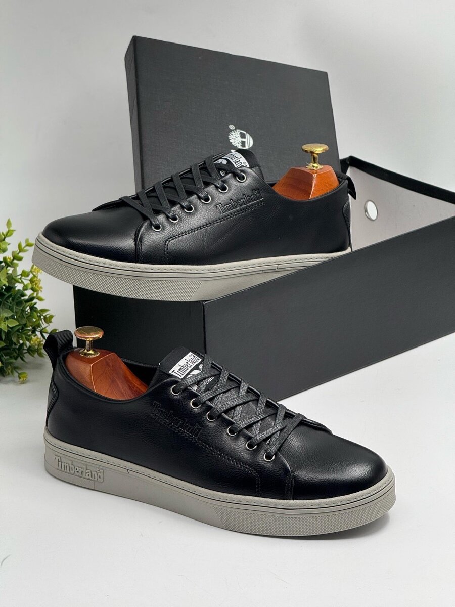 TIMBERLAND BLACK AND GREY