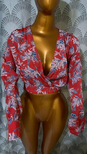 Blouse rouge fleurie