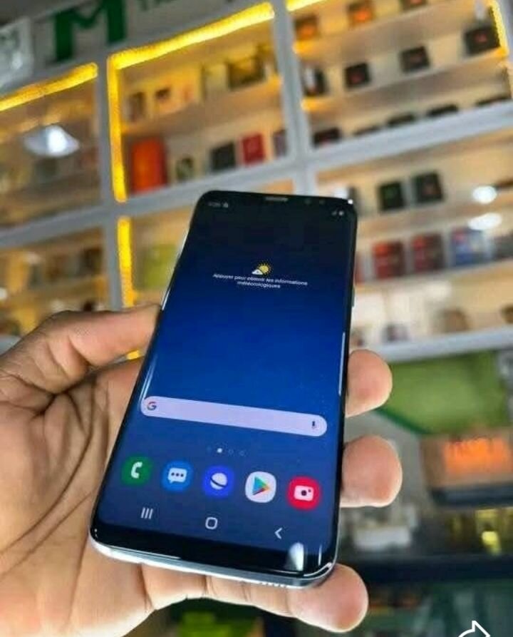 Samsung Galaxy S8 bleu élégant