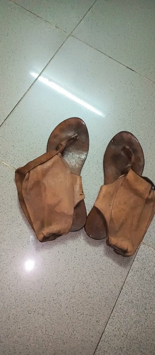 Sandales en cuir vintage