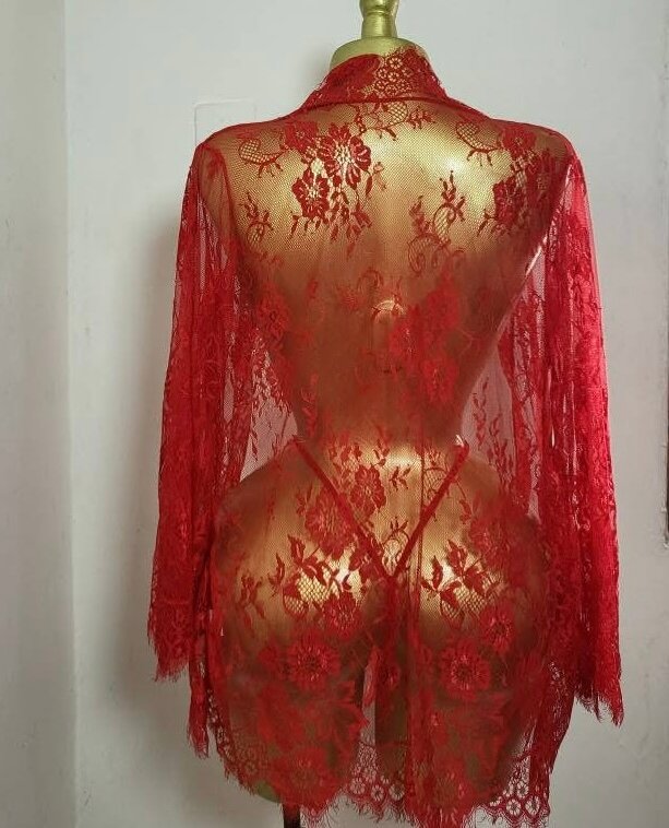 Robe en dentelle rouge sexy