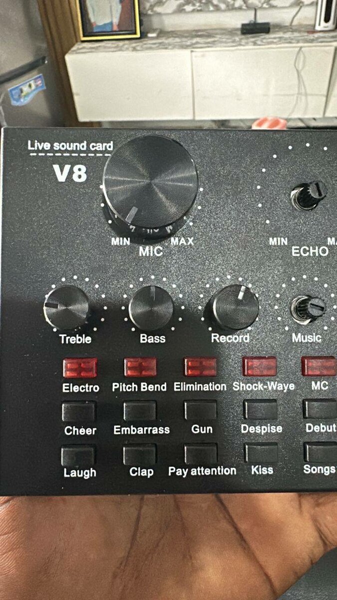 Condensateur micro carte sonV8