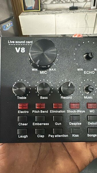 Condensateur micro carte sonV8