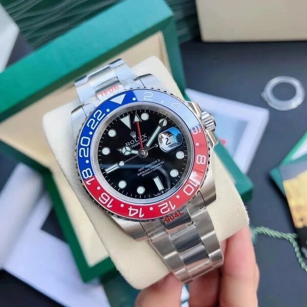 Montre de luxe en acier inoxydable