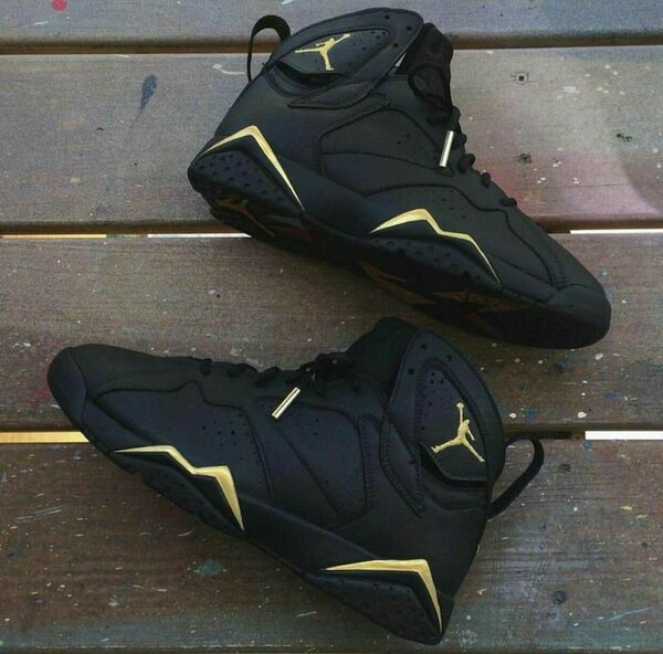 JORDAN 7 RETRO