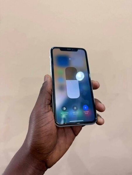 iPhone 11simple Blanc 64 Go