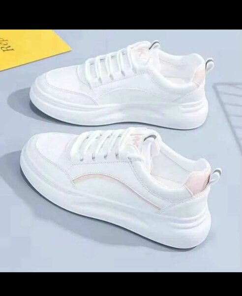 Baskets blanches style moderne